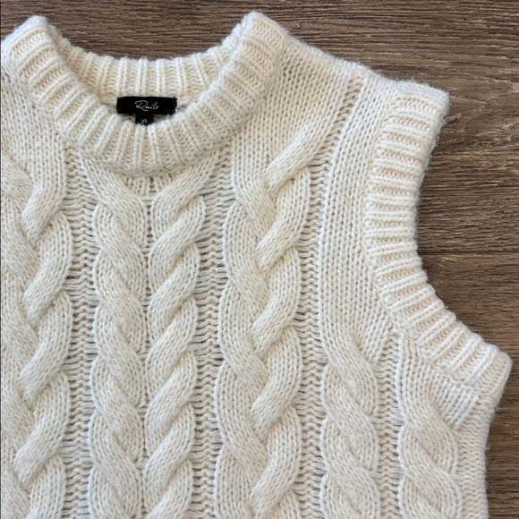 Rails Cream Cable Knit Alexis Sweater Vest - Women's Size XS - EUC - Picture 6 of 13